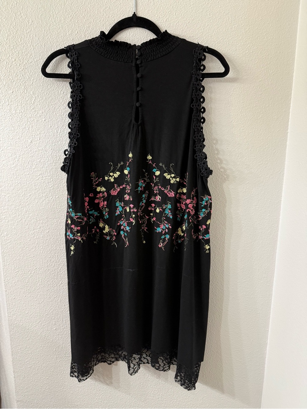 POL Mystique Mock Neck Embroidered Lace Mini Dress, Large - Picture 2 of 9